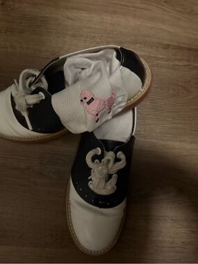 50 Style Size 7 1/2 Shoes